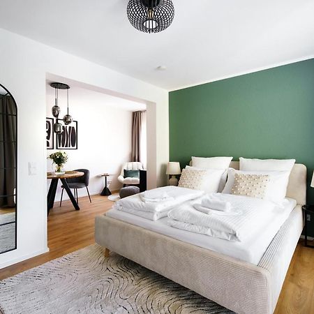 Staytona - Parkpl. - Balkon - Wlan - Netflix - Wfh Taunusstein Buitenkant foto
