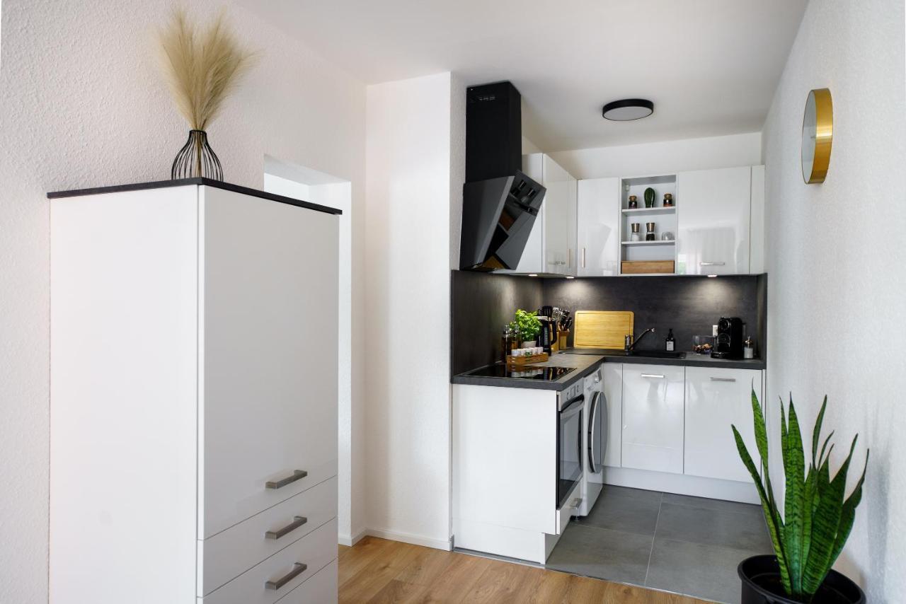 Staytona - Parkpl. - Balkon - Wlan - Netflix - Wfh Taunusstein Buitenkant foto