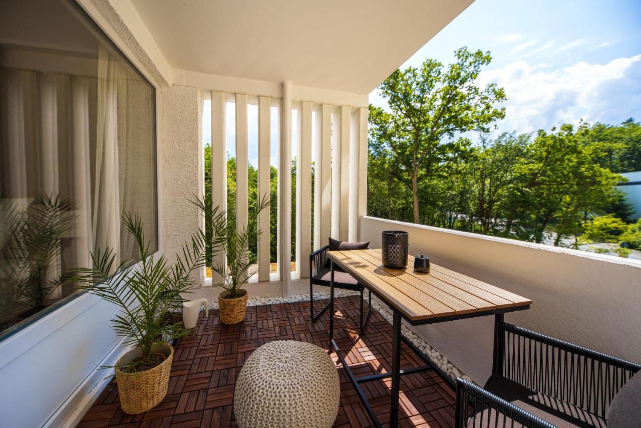 Staytona - Parkpl. - Balkon - Wlan - Netflix - Wfh Taunusstein Buitenkant foto