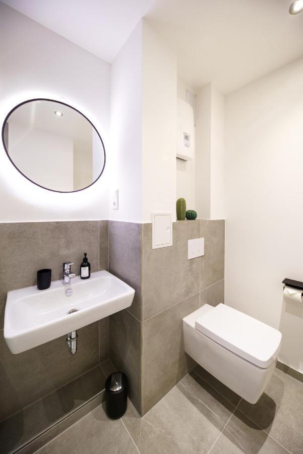 Staytona - Parkpl. - Balkon - Wlan - Netflix - Wfh Taunusstein Buitenkant foto